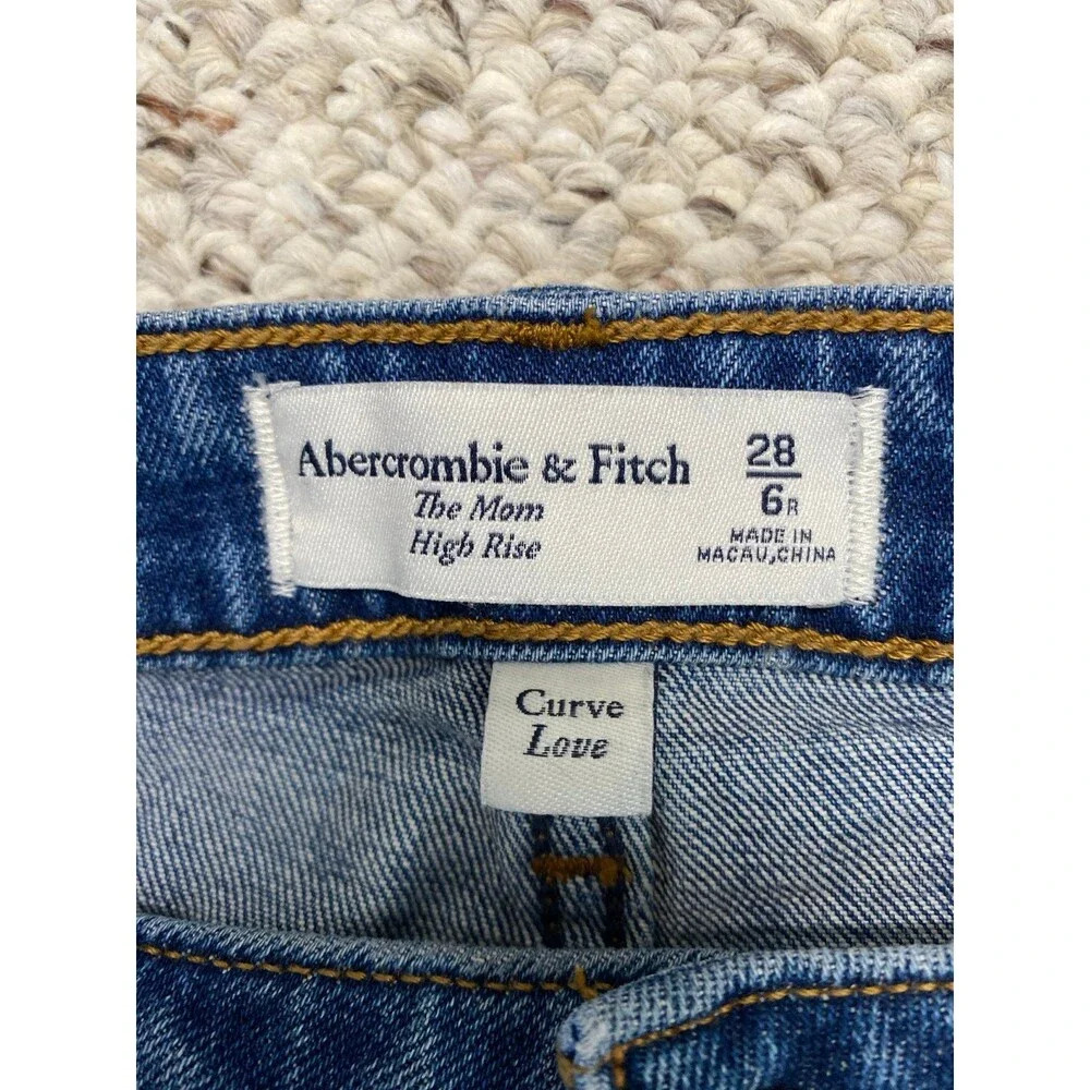 ABERCROMBIE & FITCH Curve Love The Mom High Rise Jean Distressed Size 28/6R